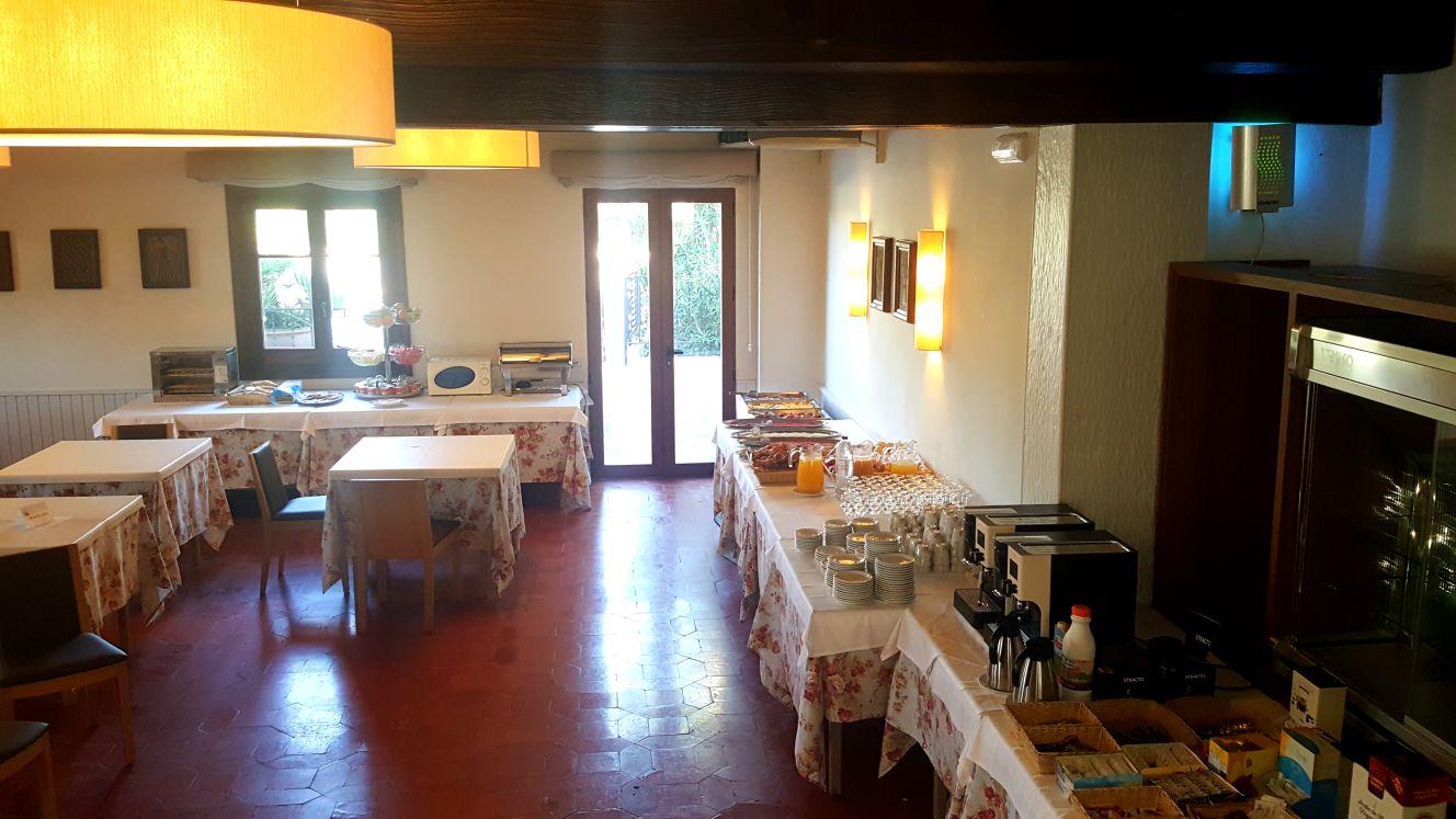 La Carreta Hotel